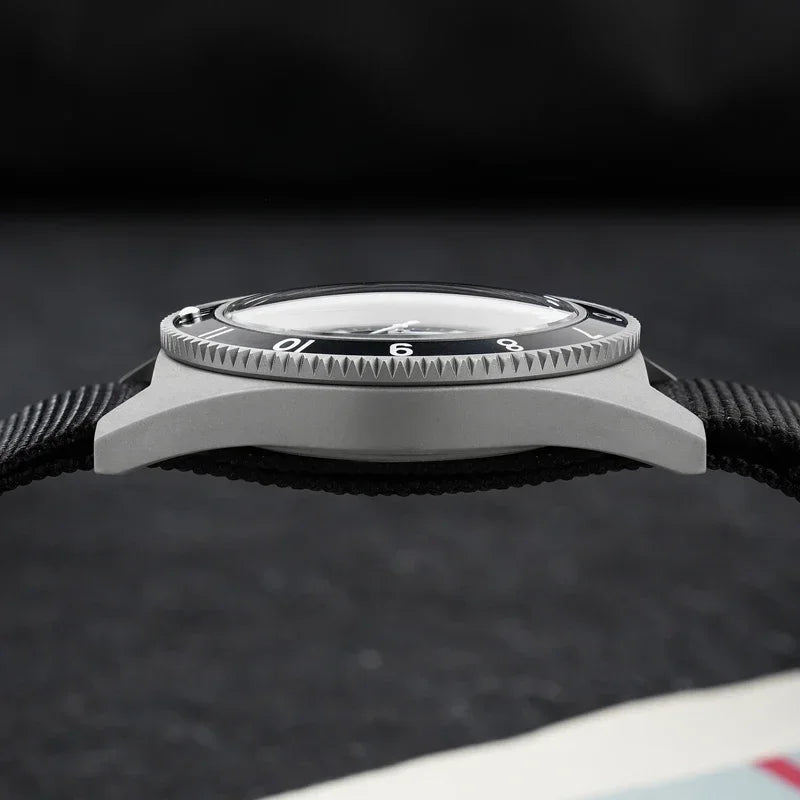 unisex classic watch vastara sapphire dives wd1972 vh31 sweep seconds - daily wear timepiece with white dial (USA)