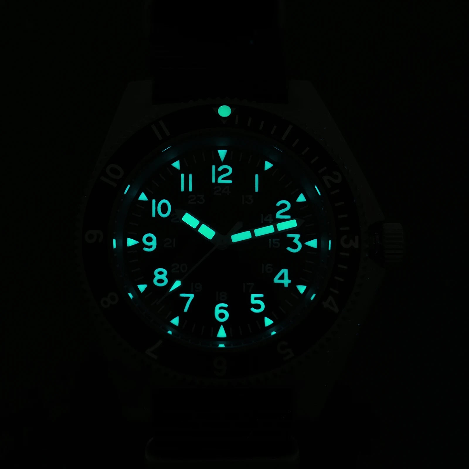 vastara sapphire dives wd1972 vh31 sweep seconds watch 6 - classic unisex timepiece with stainless steel (USA)