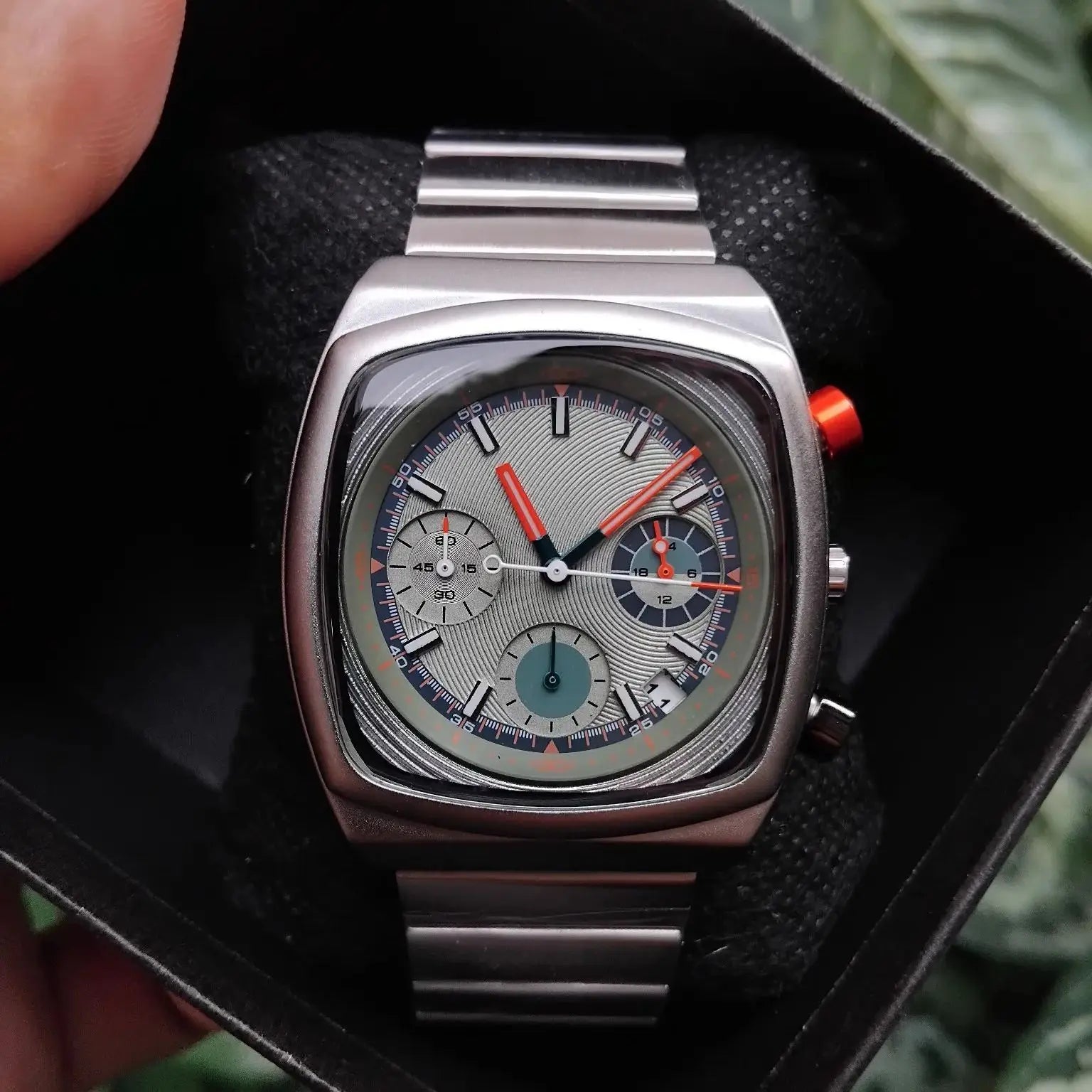 vastara square 's niche light 's -end 's trendy watch detail - reliable movement, stainless steel, waterproof modern design